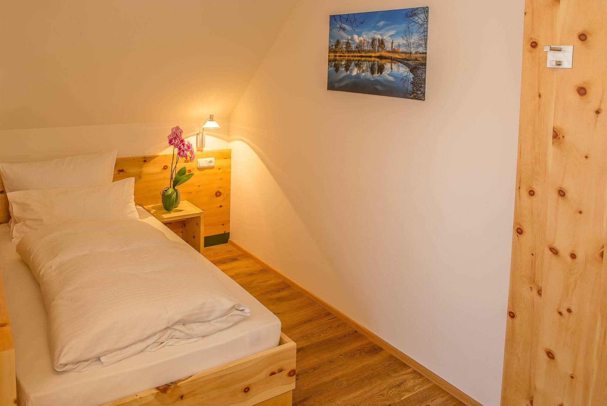 Landgasthof Weberhans Harburg  Bagian luar foto